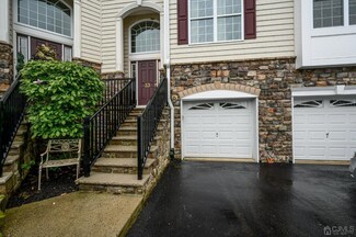 33 Daly Ct, Old Bridge, NJ 08857