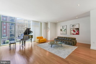 1177 22nd St NW Unit 2K, Washington, DC 20037