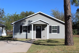 1126 E Corona St, Ada, OK 74820