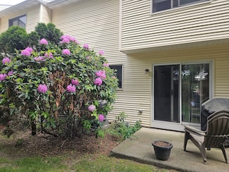 410 Emmett St Unit 82, Bristol, CT 06010