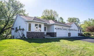 1632 Cohansey St, Saint Paul, MN 55117