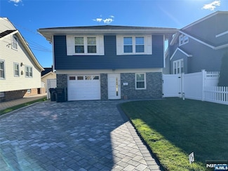 96 Reid Ave, Bergenfield, NJ 07621