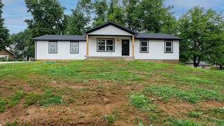 512 E Walnut St, Hudson, IL 61748