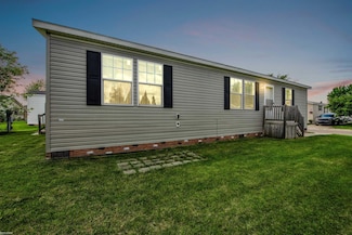 17128 Scarborough Dr, Macomb, MI 48044