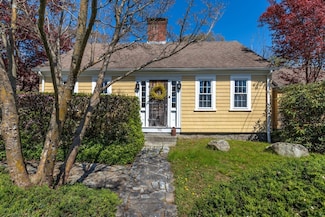 110 Hawkins St, Plainville, MA 02762