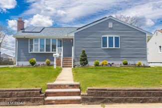 320 Beers St, Keyport, NJ 07735