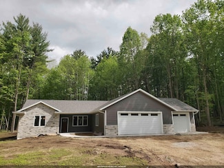 133 Thomas Ave, Shawano, WI 54166