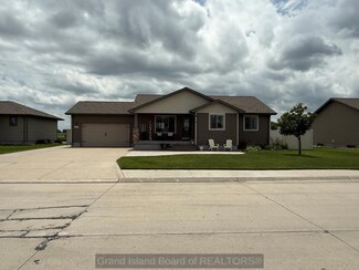 4217 Indian Grass Rd, Grand Island, NE 68803
