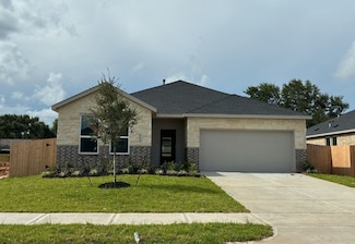 409 Robin Ct, Angleton, TX 77515