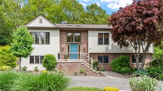 43 Mark Dr, Lincoln, RI 02865