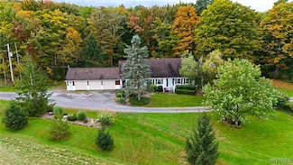 7656 Bleistein Rd, West Falls, NY 14170