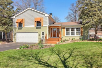 216 White Fawn Trail, Downers Grove, IL 60516