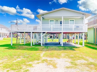 13106 Coronado Dr, Freeport, TX 77541
