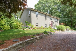 20 Robin Hood Rd, Cranston, RI 02921