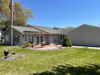 702 Clearview Dr Unit 1, Decorah, IA 52101