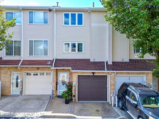 80 Ashley Ln, Staten Island, NY 10309