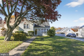 838 Clyde Ln, Philadelphia, PA 19128