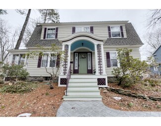 8 Biltmore Rd, Worcester, MA 01602