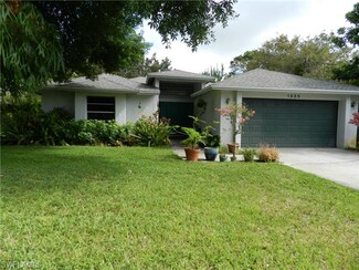1325 Diana Ave, Naples, FL 34103