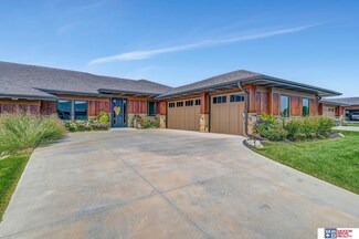 8930 Birdie Run, Lincoln, NE 68520