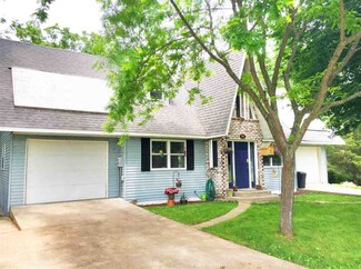 208 Riverview Dr, Pardeeville, WI 53954
