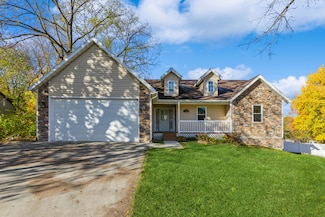 702 S Oak St, Buchanan, MI 49107