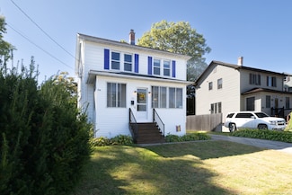 152 Woodbine St, Waterbury, CT 06705