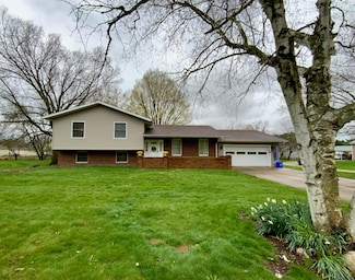 22 Seneca Ave, Fredericktown, OH 43019