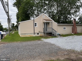 317 Delaware Ave, West Deptford, NJ 08063