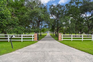 2918 La Rama, Richmond, TX 77469
