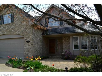 23 La Salle Ct SE Unit 23L, North Canton, OH 44709