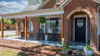 2701 N Main Ave, Newton, NC 28658