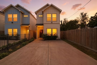 3536 Rebecca St, Houston, TX 77021