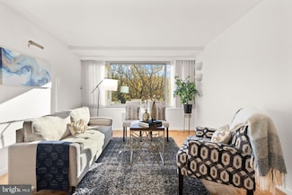 4200 Cathedral Ave NW Unit 812, Washington, DC 20016