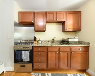 49 Laurel St Unit 3, Somerville, MA 02143