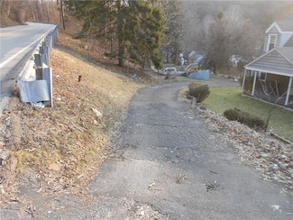 939 Middle Rd, Pittsburgh, PA 15223