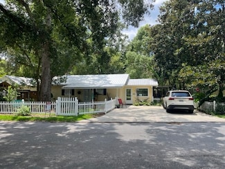 123 Redfern Dr, Saint Simons Island, GA 31522