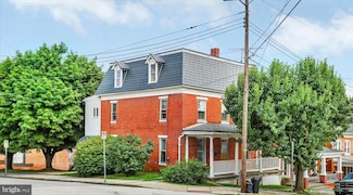 39 Henrietta St, Red Lion, PA 17356