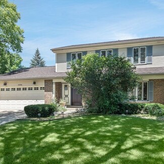 1304 Ivy Ct, Westmont, IL 60559