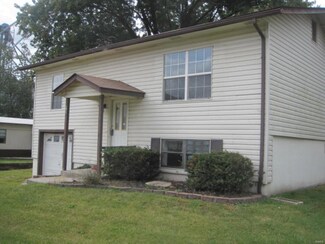 461 Cedar St, Hawk Point, MO 63349