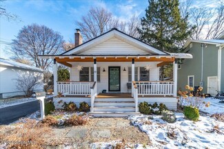 19 Ridge Rd, Delmar, NY 12054