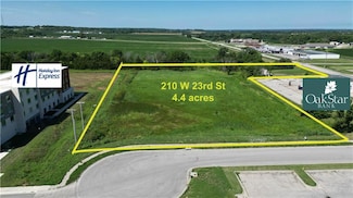 210 W 23rd St, Ottawa, KS 66067