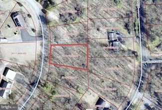 2412 Crow Foot Dr, Lake Wynonah, PA 17922
