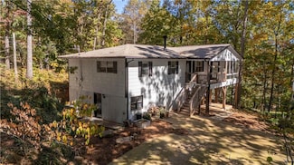 5670 Lakeview Ct, Gainesville, GA 30506