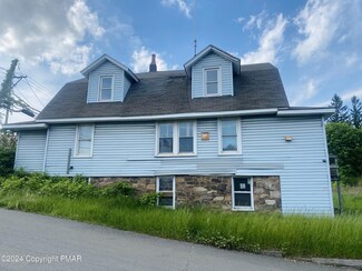 11 Sterling Rd, Mount Pocono, PA 18344