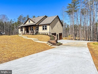 2143 Peach Grove Rd, Louisa, VA 23093