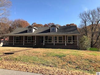 15 Camelot Dr, Calvert City, KY 42029