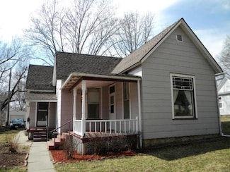 611 N 11th St, Leavenworth, KS 66048