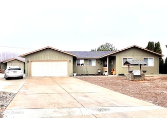 6402 Fremont Dr, Yakima, WA 98908