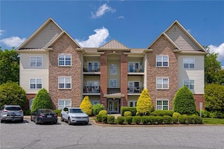 6801 Hanesbrook Cir Unit 104, Clemmons, NC 27012